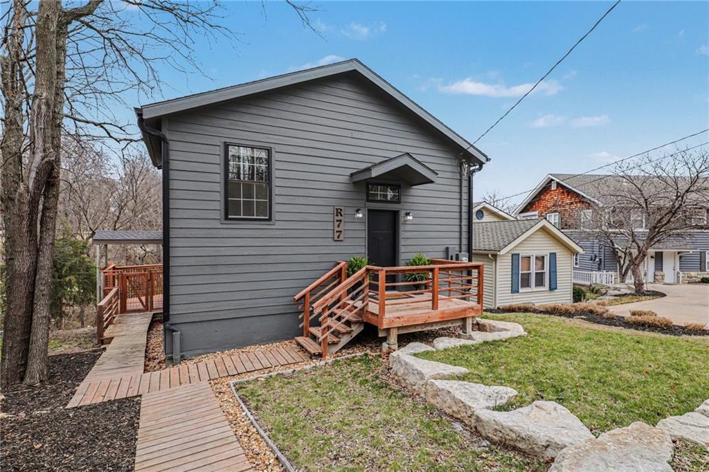 77 R Street Lee's Summit, MO 64086 - Photo 1 of 25