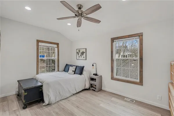 $550,000 | 77 R Street, Lee's Summit, MO 64086