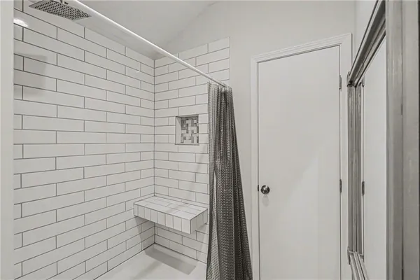 $550,000 | 77 R Street, Lee's Summit, MO 64086