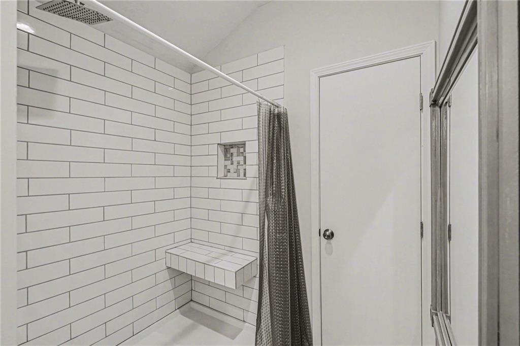 77 R Street Lee's Summit, MO 64086 - Photo 14 of 25