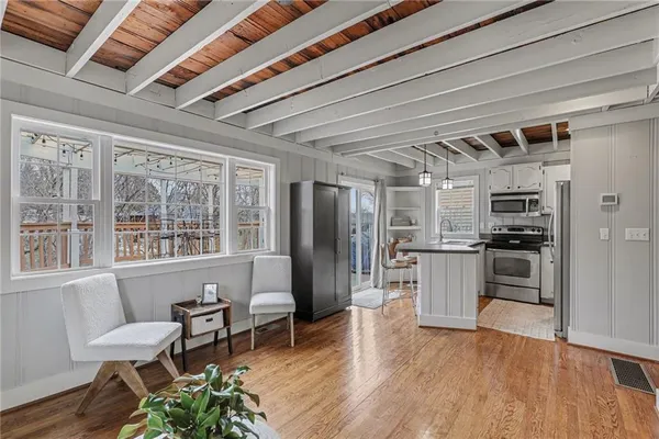 $550,000 | 77 R Street, Lee's Summit, MO 64086