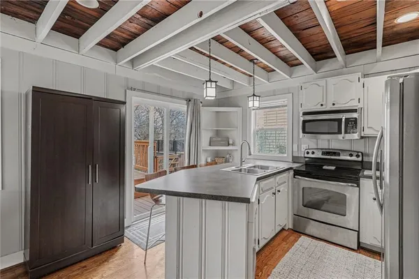 $550,000 | 77 R Street, Lee's Summit, MO 64086