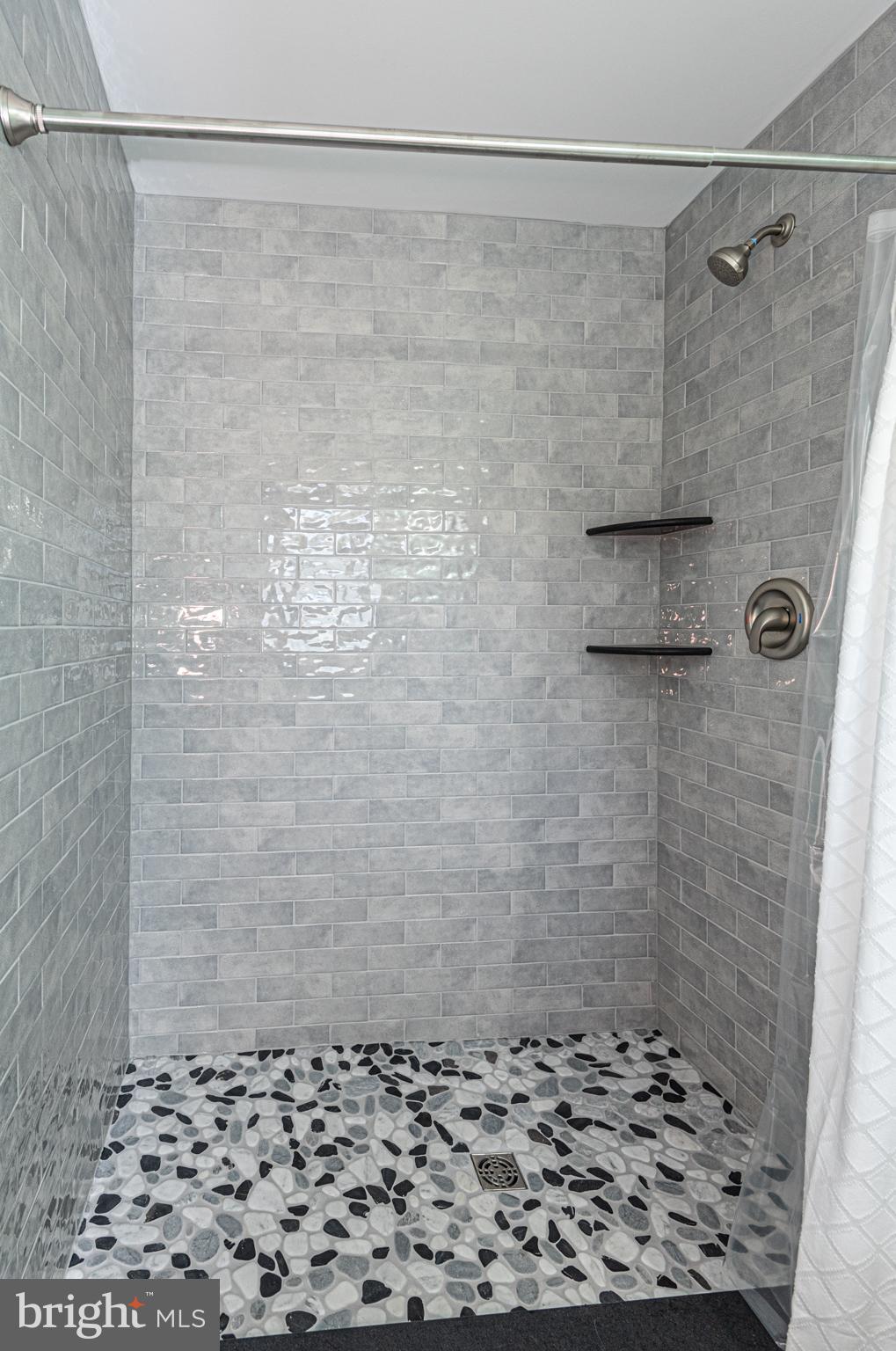 138 Old Wharf Road Ocean City, MD 21842 - Photo 23 of 33 a bathroom with a shower