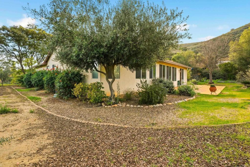 23322 Nuevo Mundo Road Ramona, CA 92065 - Photo 34 of 40