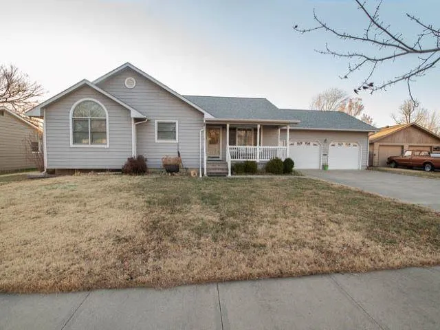 $265,000 | 205 South Birch Street, Hillsboro, KS 67063