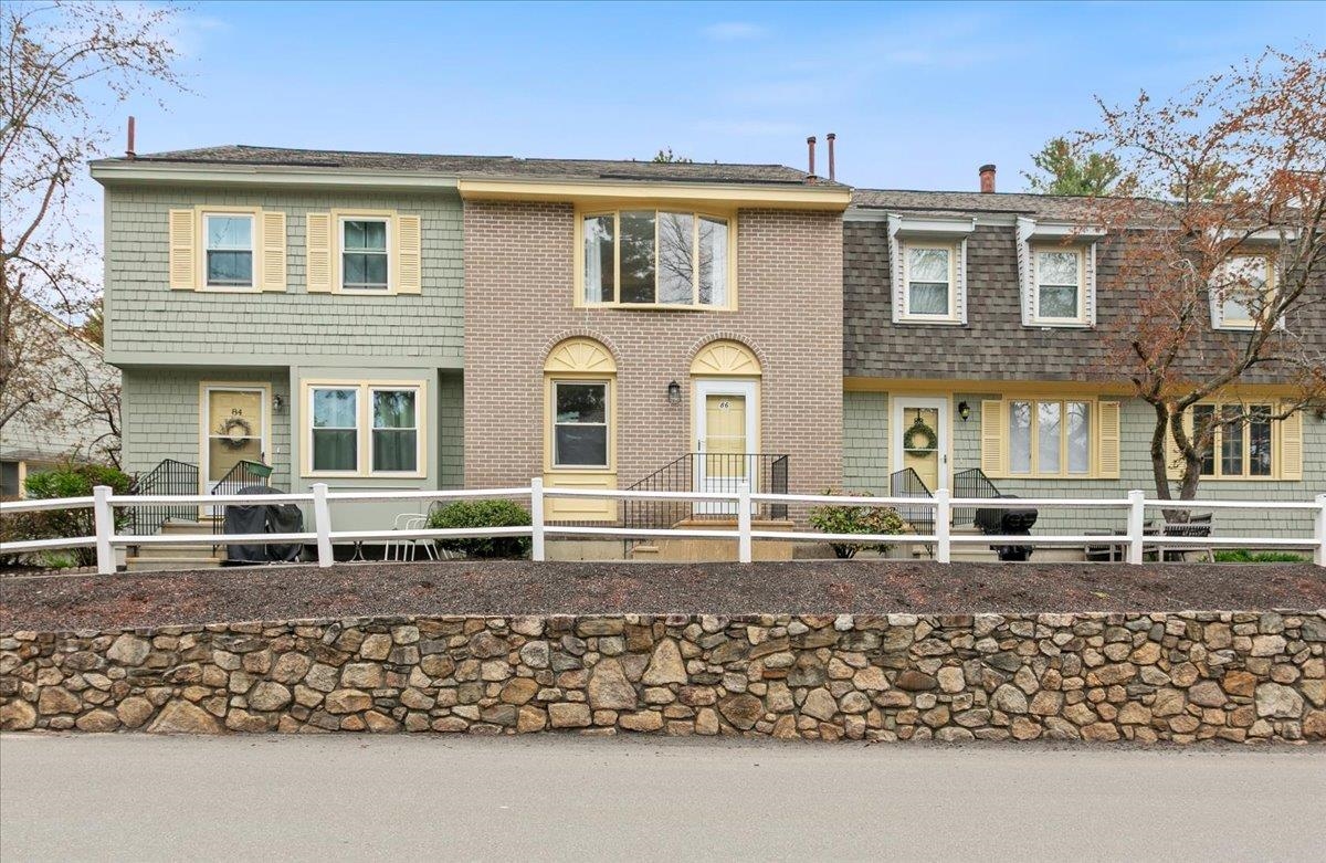 86 Sentry Way Merrimack, NH 03054 - Photo 2 of 38