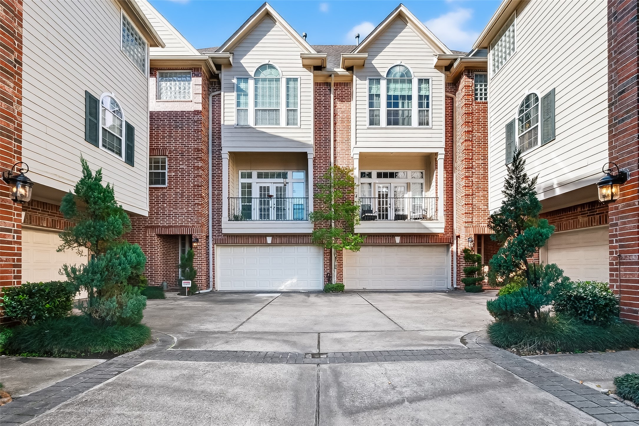 1004 Stanford Street, Unit A Houston, TX 77019 - Photo 1 of 38 1004 Stanford offers a 2 car garage and private gated access to community