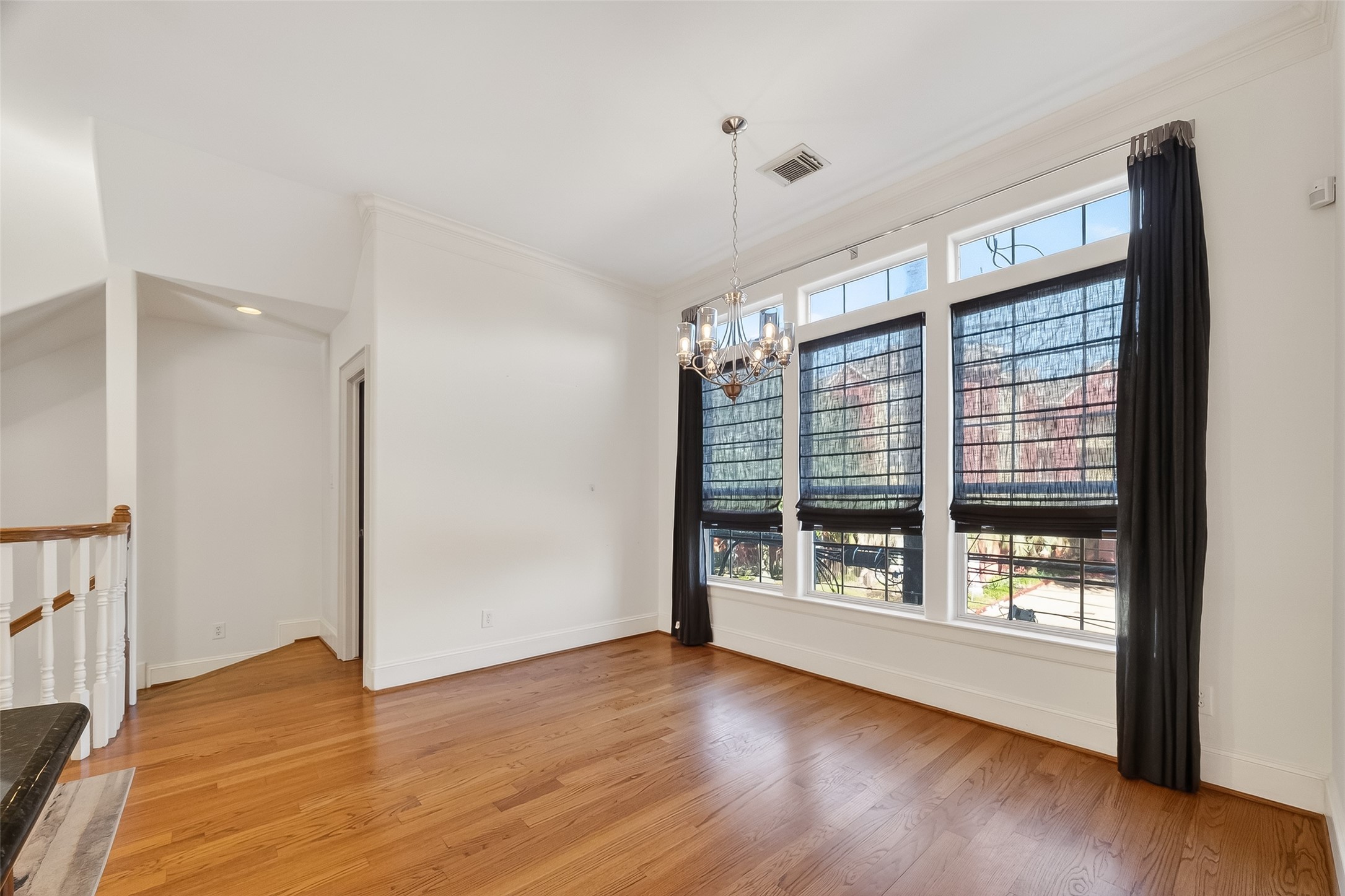 1004 Stanford Street, Unit A Houston, TX 77019 - Photo 14 of 38 Secondary view of the dining or breakfast room space