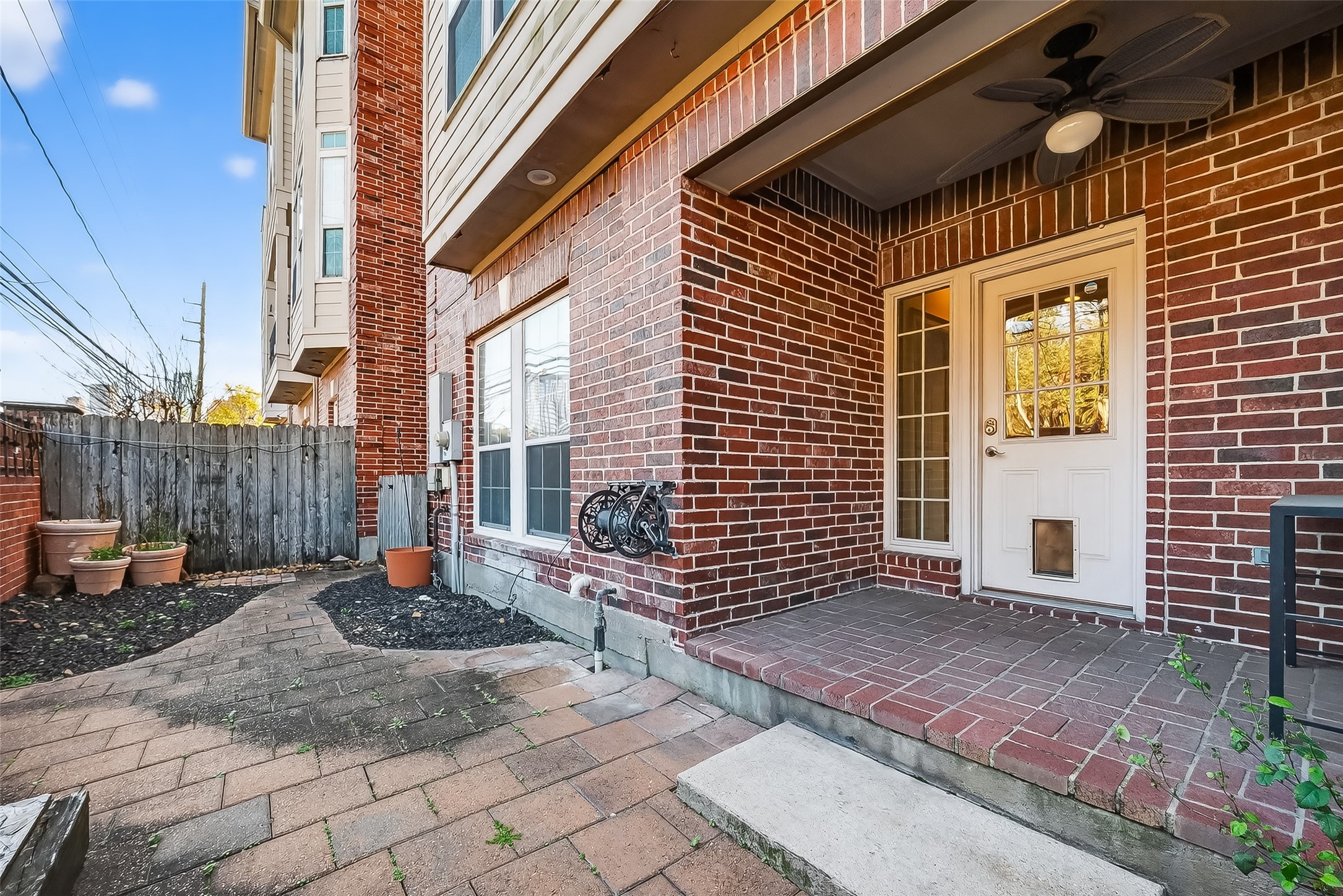 1004 Stanford Street, Unit A Houston, TX 77019 - Photo 10 of 38 Enjoy gatherings, or quiet mornings here in your private gated outdoor space