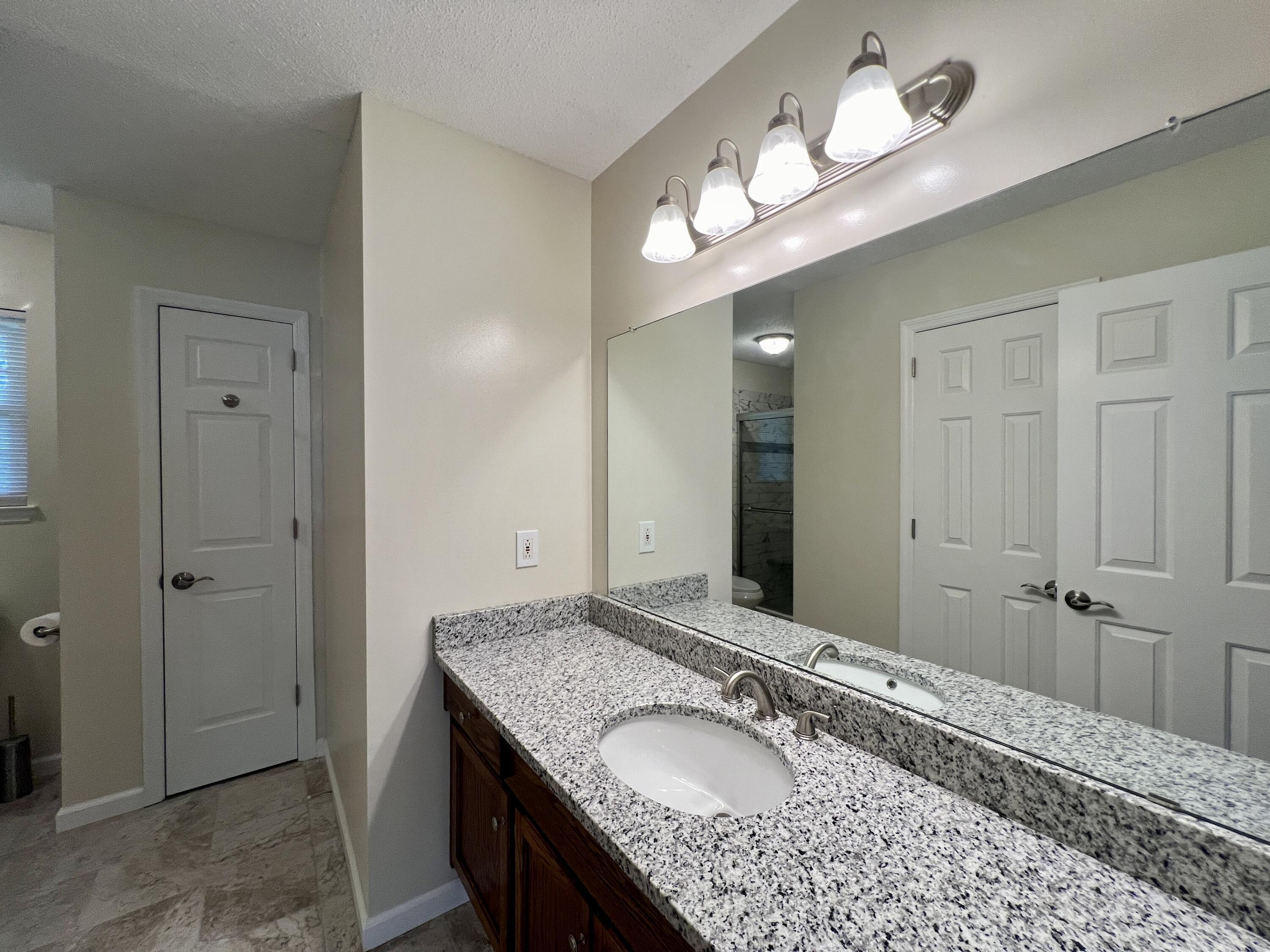 5648 Tucker Road Ooltewah, TN 37363 - Photo 18 of 27 Full Bathroom 1