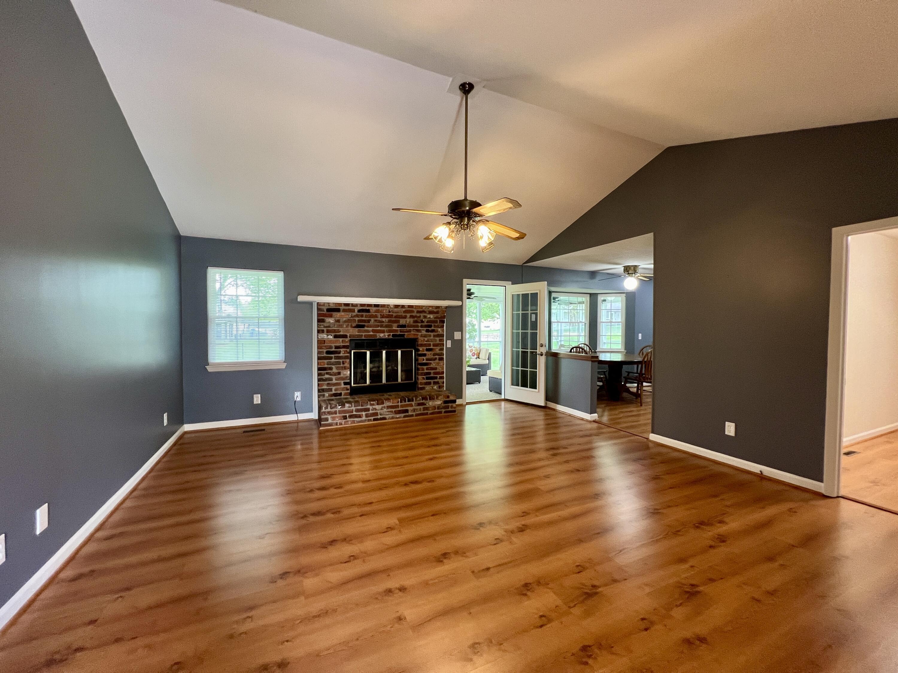 5648 Tucker Road Ooltewah, TN 37363 - Photo 5 of 27 Living Room