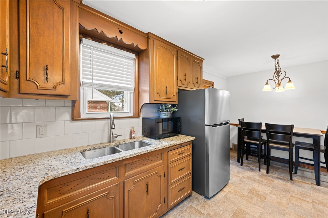 1332 Mayfield Ridge Road Cleveland, OH 44124 - Photo 13 of 25 Kitchen
