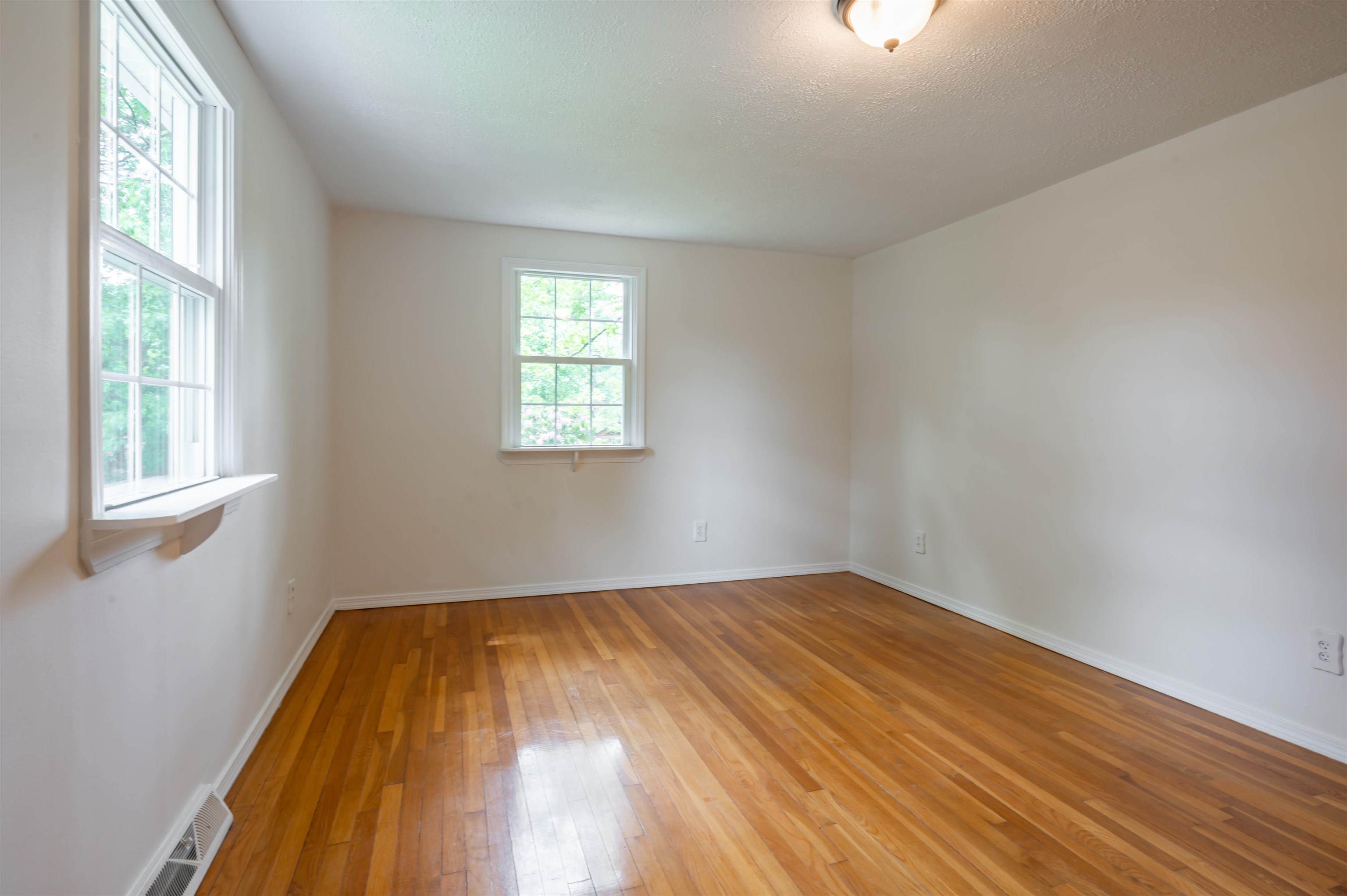 192 Searles Road Nashua, NH 03062 - Photo 23 of 46