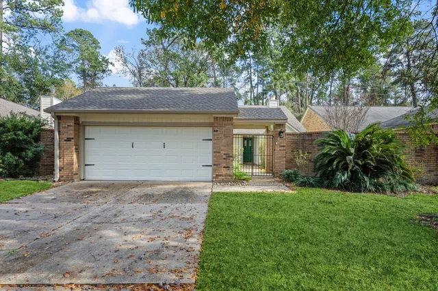 $2,300 | 3330 Beech Point Drive, Kingwood, TX 77345