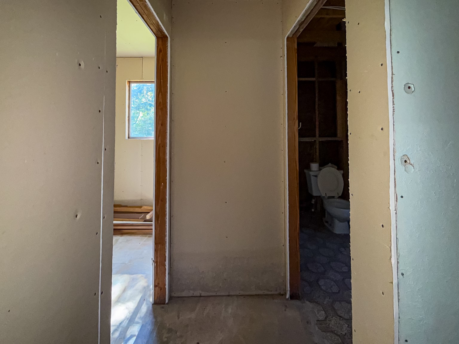 142 West Hickory Cove Onalaska, TX 77360 - Photo 12 of 32