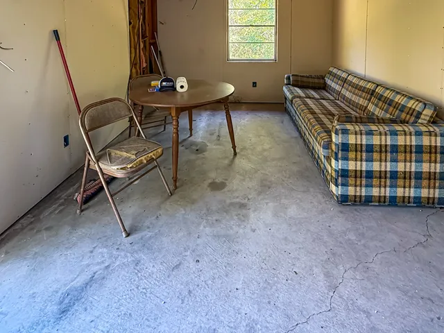 $63,000 | 142 West Hickory Cove, Onalaska, TX 77360