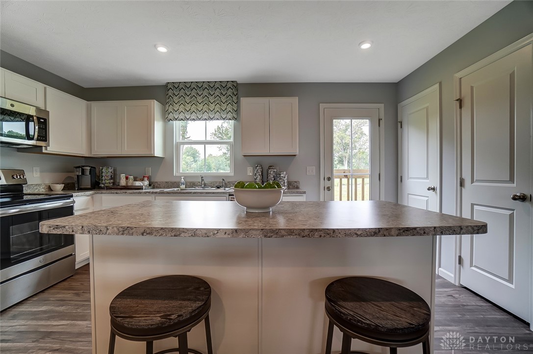 203 South Tuttle Road Springfield, OH 45505 - Photo 12 of 42