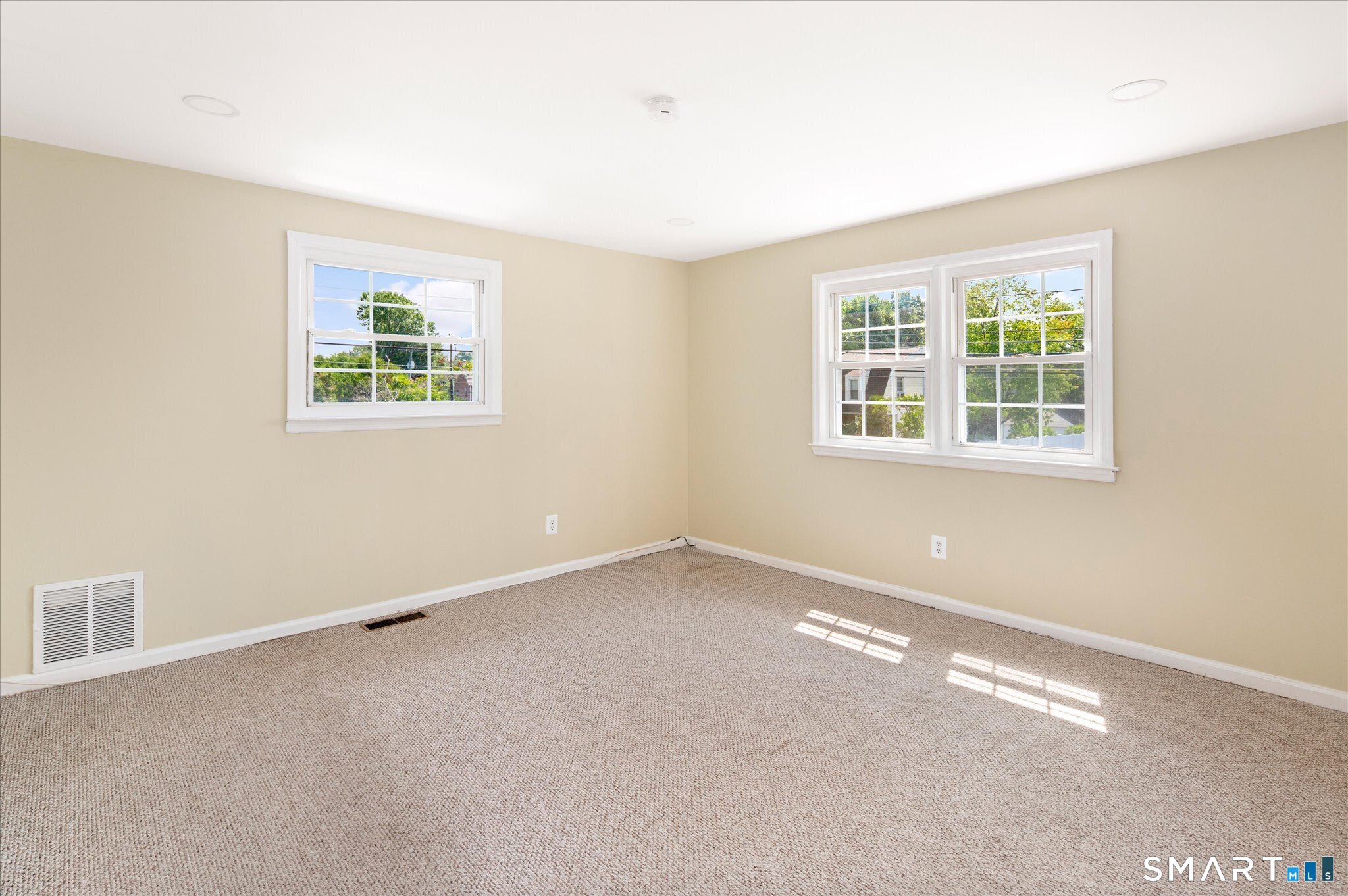 6 Minivale Road Stamford, CT 06907 - Photo 3 of 22