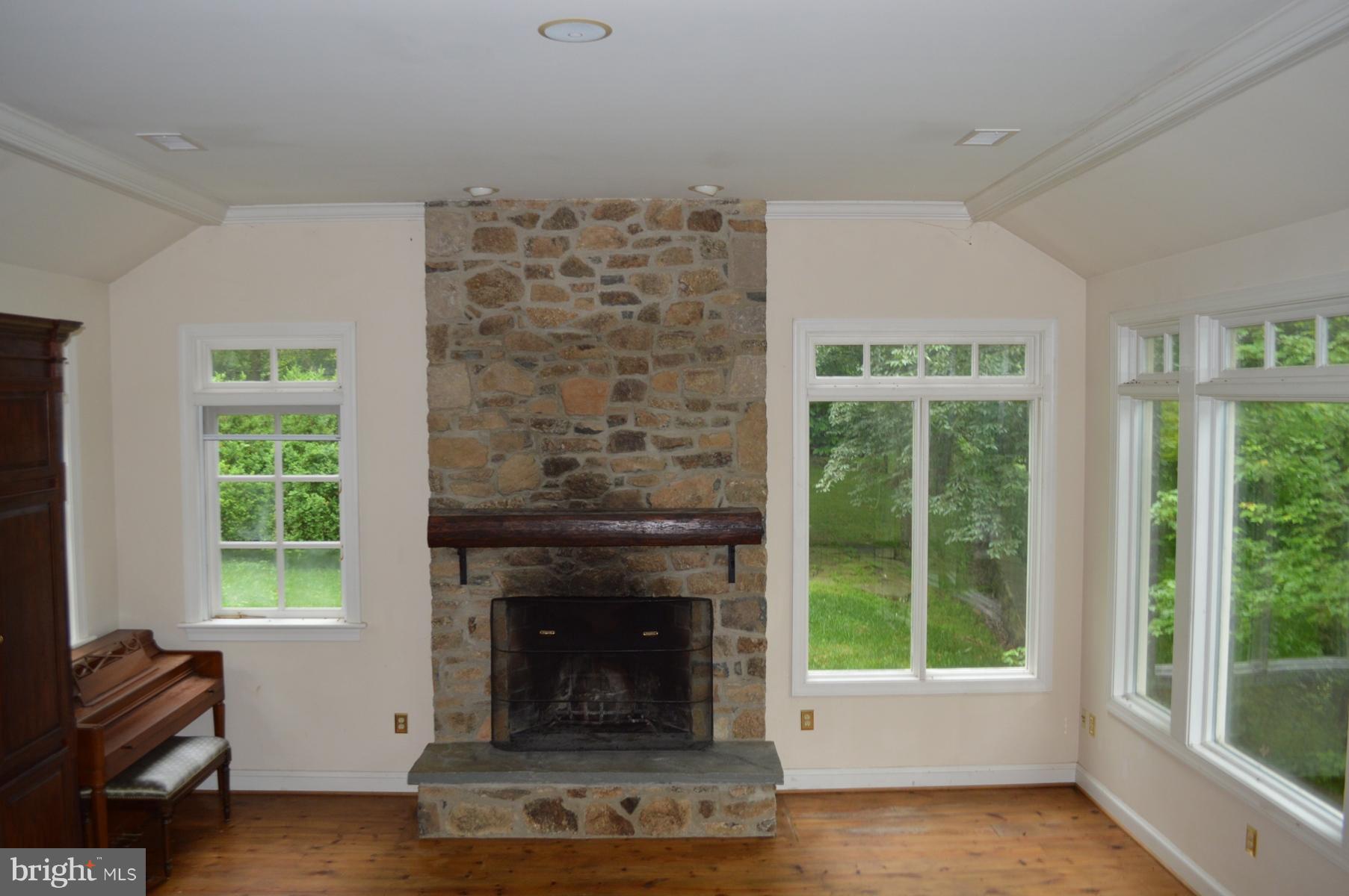 23045 Kirk Branch Road Middleburg, VA 20117 - Photo 12 of 29 living