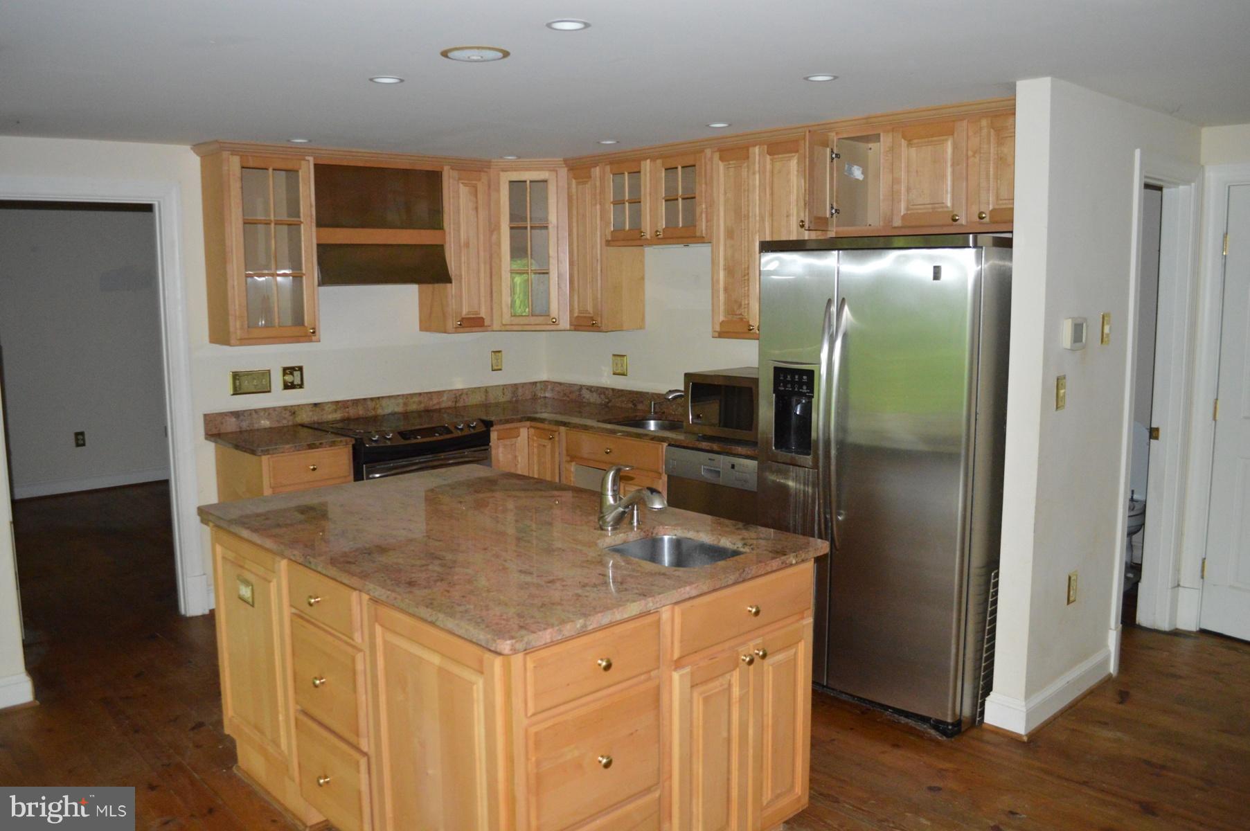 23045 Kirk Branch Road Middleburg, VA 20117 - Photo 4 of 29 kitchen