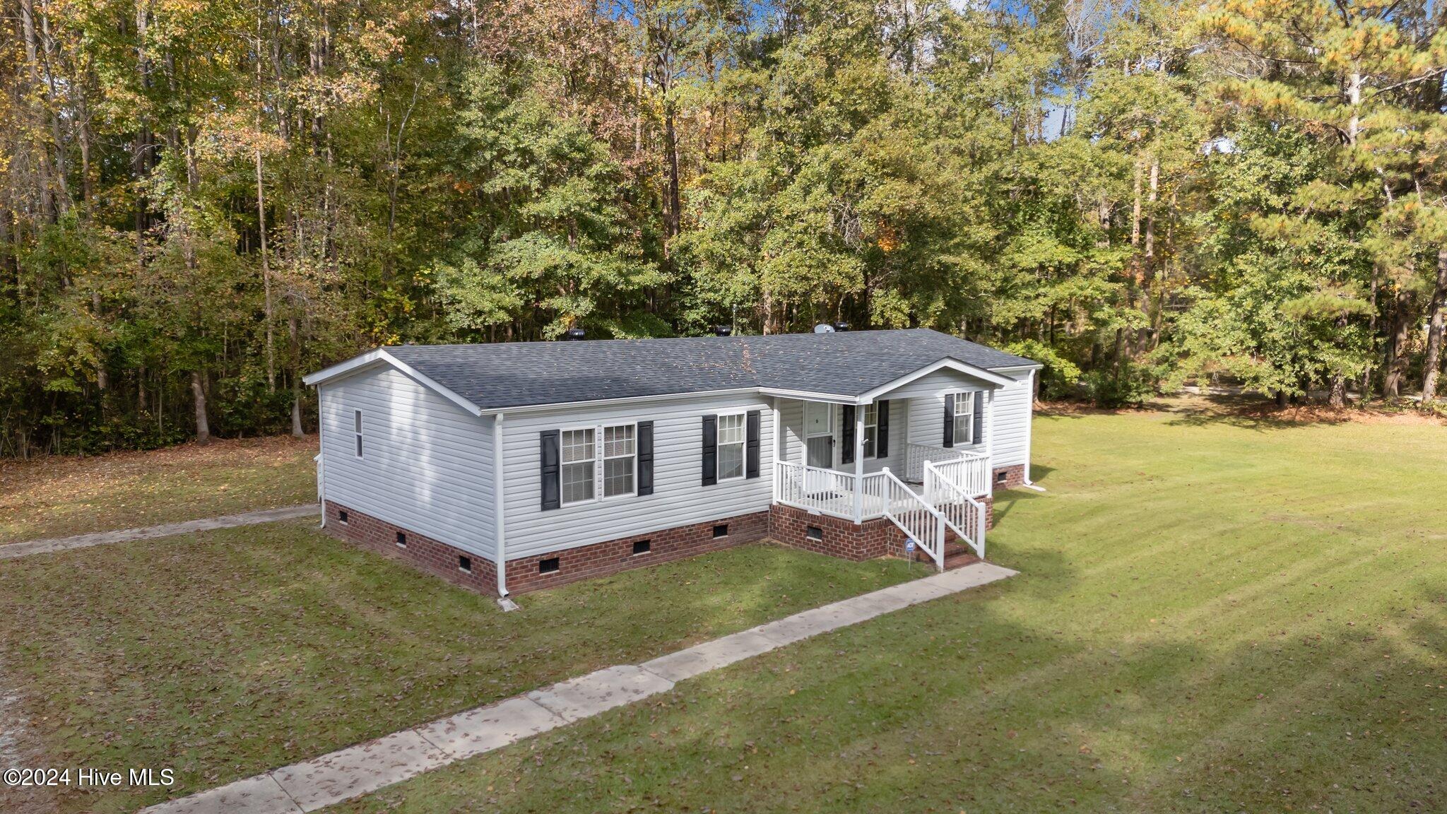 196 Green Road Trenton, NC 28585 - Photo 2 of 58 3-web-or-mls-DJI_20241031140447_0198_D