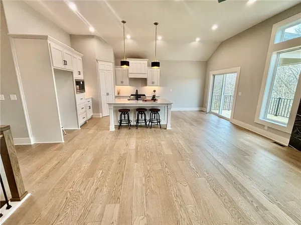 $489,750 | 1204 Northeast 5th Street, Oak Grove, MO 64075