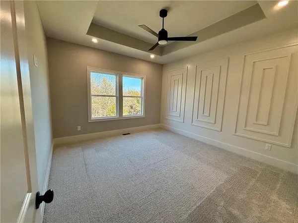 $489,750 | 1204 Northeast 5th Street, Oak Grove, MO 64075