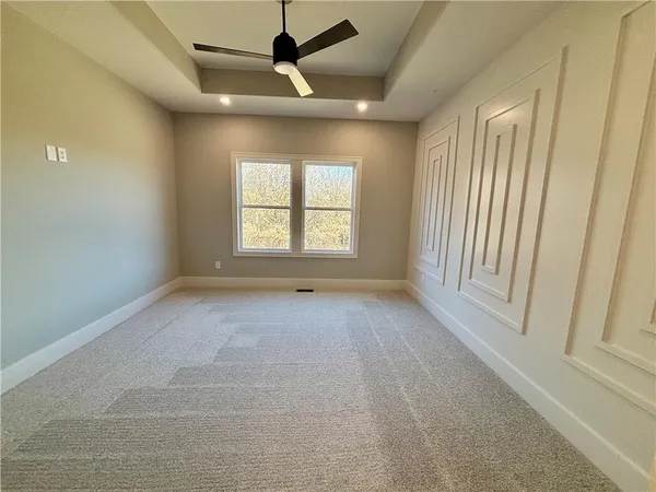 $489,750 | 1204 Northeast 5th Street, Oak Grove, MO 64075