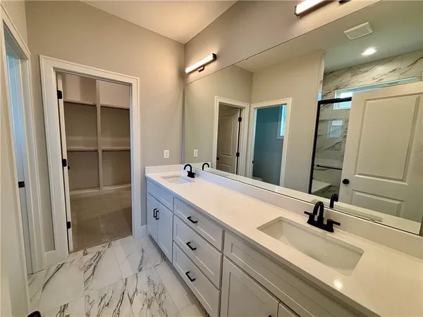 $489,750 | 1204 Northeast 5th Street, Oak Grove, MO 64075