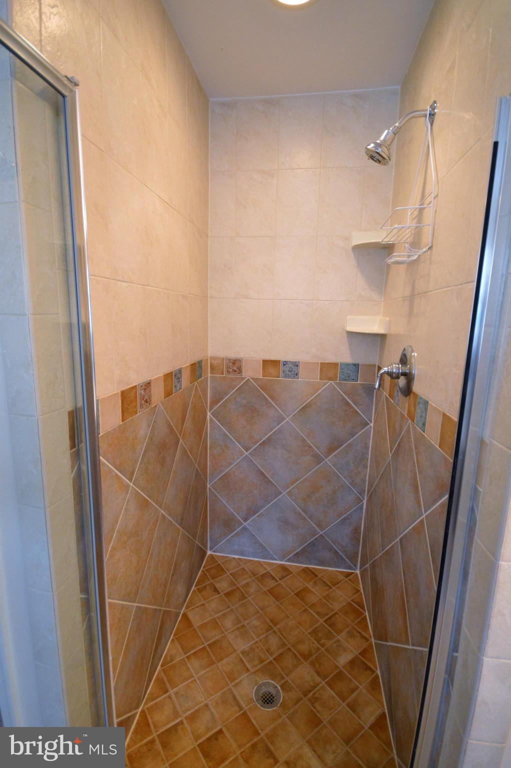 17 Appling Road Stafford, VA 22554 - Photo 14 of 28 Bath (Master)