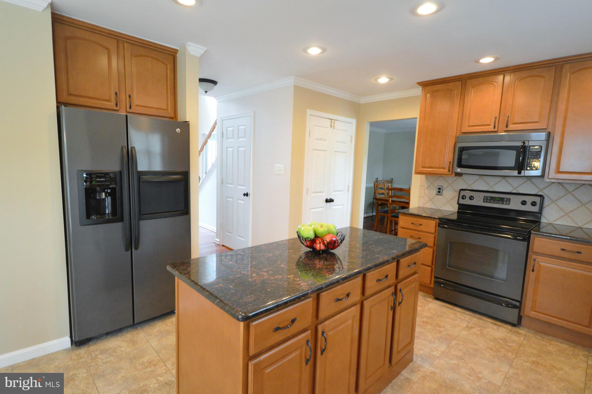 17 Appling Road Stafford, VA 22554 - Photo 3 of 28 Kitchen