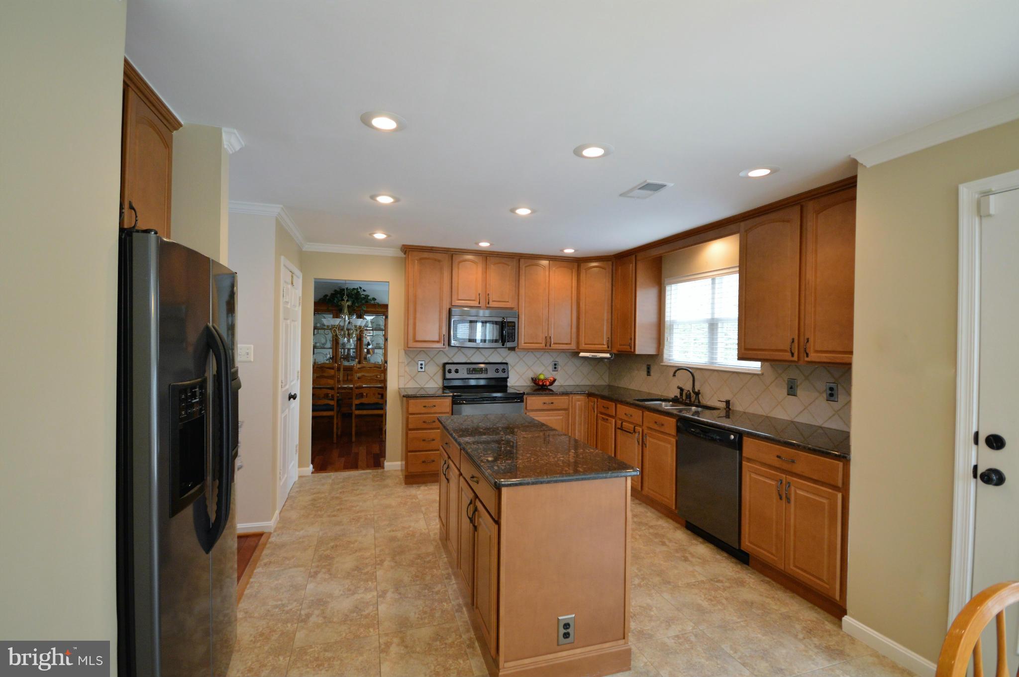 17 Appling Road Stafford, VA 22554 - Photo 4 of 28 Kitchen