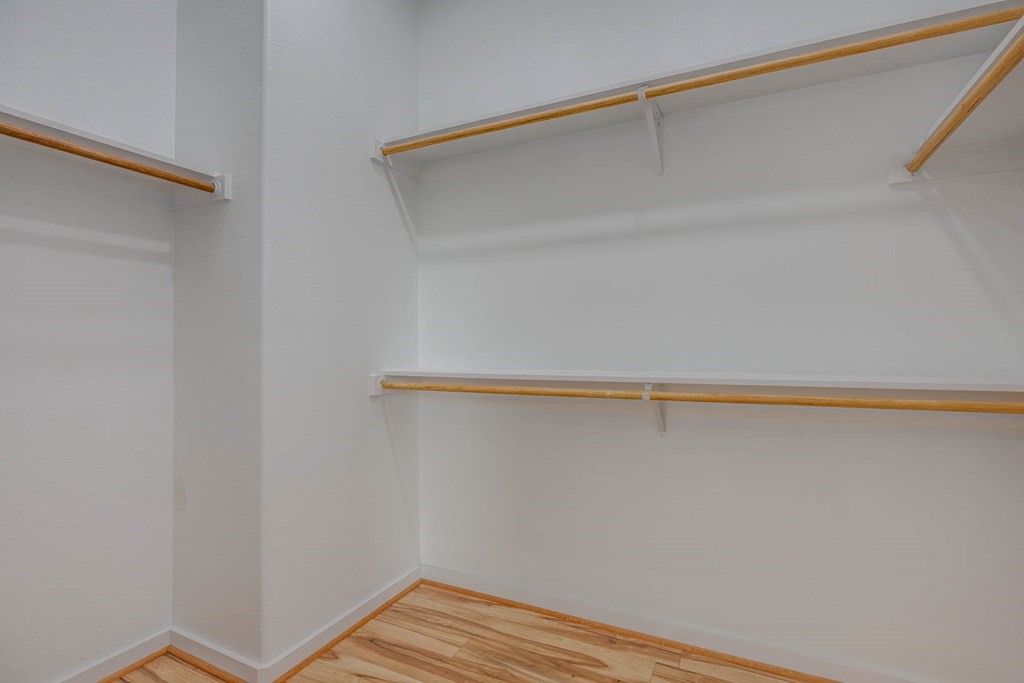 13 Bayview Loop Rockport, TX 78382 - Photo 19 of 26 a view of a room with wooden floor