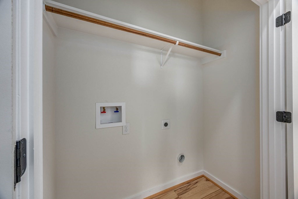 13 Bayview Loop Rockport, TX 78382 - Photo 21 of 26 a view of a hallway