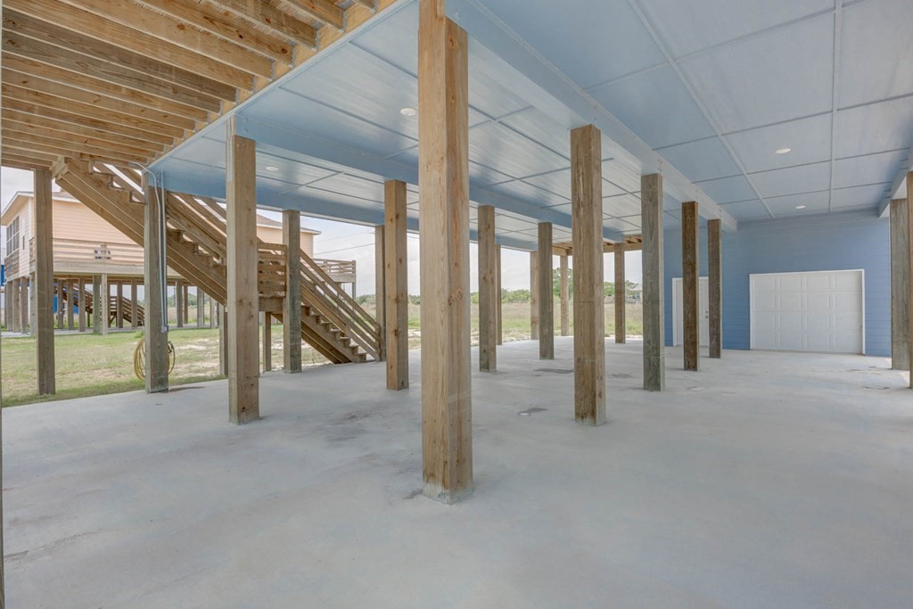 13 Bayview Loop Rockport, TX 78382 - Photo 5 of 26 a view of an entryway