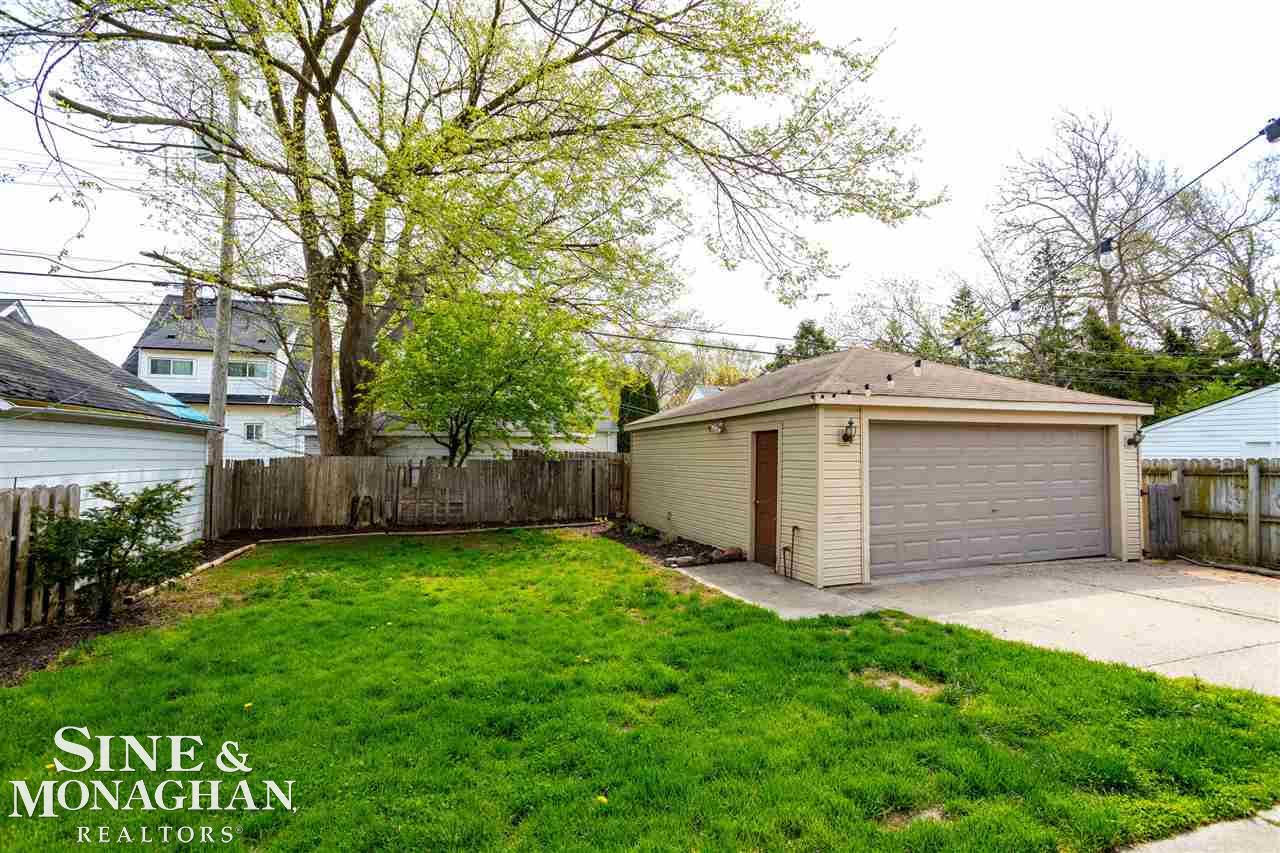 22152 Hayes Avenue Eastpointe, MI 48021 - Photo 38 of 44