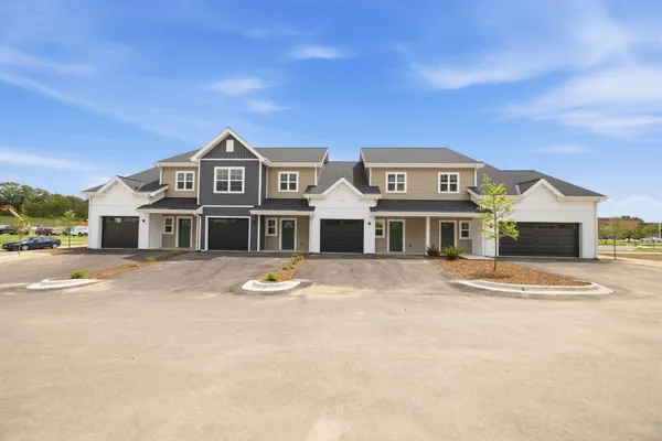 $324,900 | 1364 Marigold Drive, Unit 3, Fort Atkinson, WI 53538