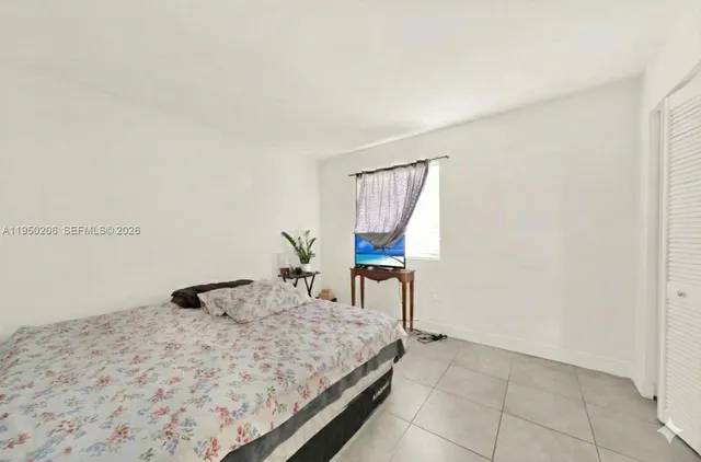 $2,600 | 10810 Northwest 7th Street, Unit 6B, Miami, FL 33172