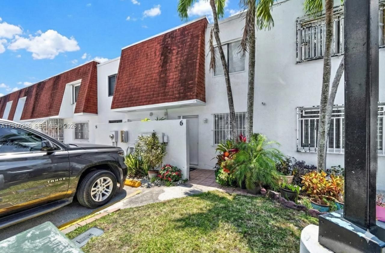 10810 Northwest 7th Street, Unit 6B Miami, FL 33172 - Photo 18 of 19