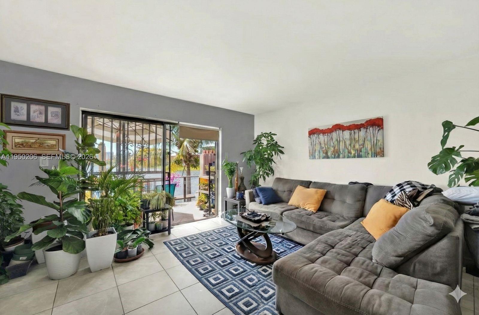 10810 Northwest 7th Street, Unit 6B Miami, FL 33172 - Photo 3 of 19