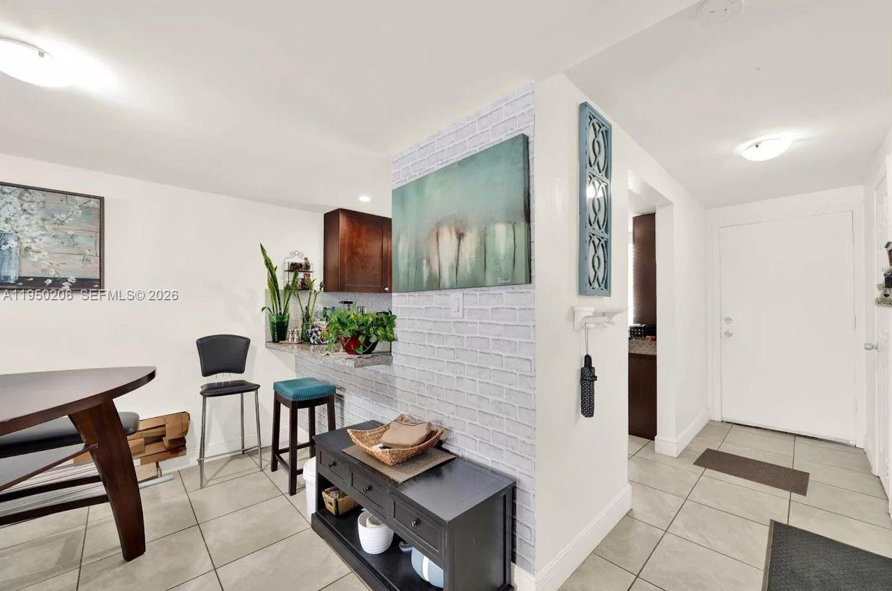 10810 Northwest 7th Street, Unit 6B Miami, FL 33172 - Photo 5 of 19