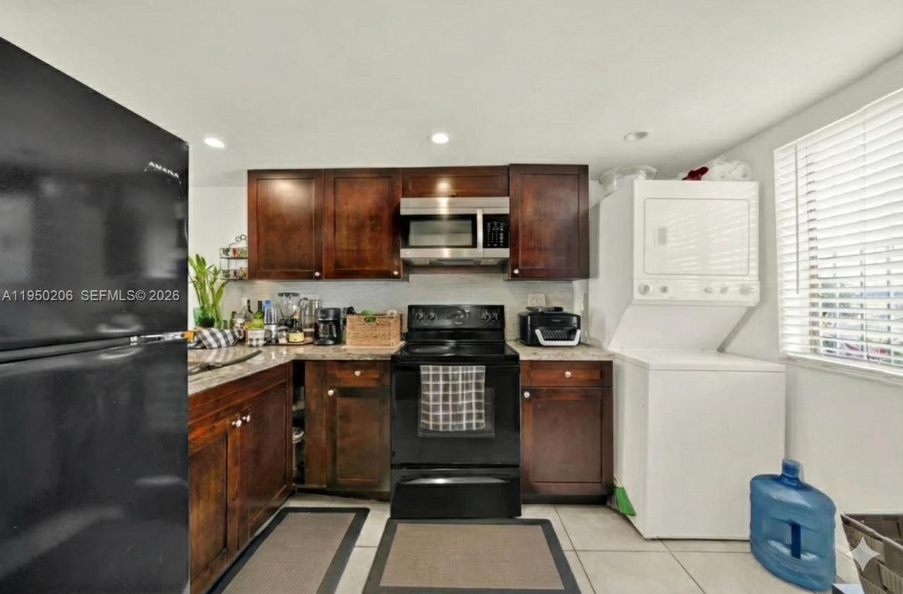 10810 Northwest 7th Street, Unit 6B Miami, FL 33172 - Photo 6 of 19