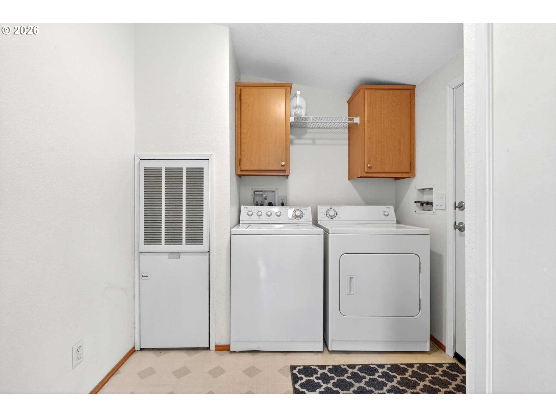 110 South Harrison Street Newberg, OR 97132 - Photo 16 of 41 a utility room with dryer and washer
