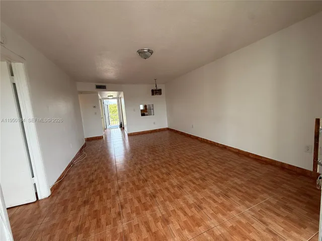 $1,850 | 8135 Sunrise Lakes Boulevard, Unit 302, Sunrise, FL 33322