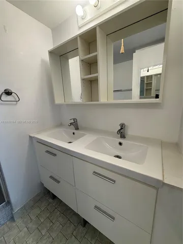 $1,850 | 8135 Sunrise Lakes Boulevard, Unit 302, Sunrise, FL 33322