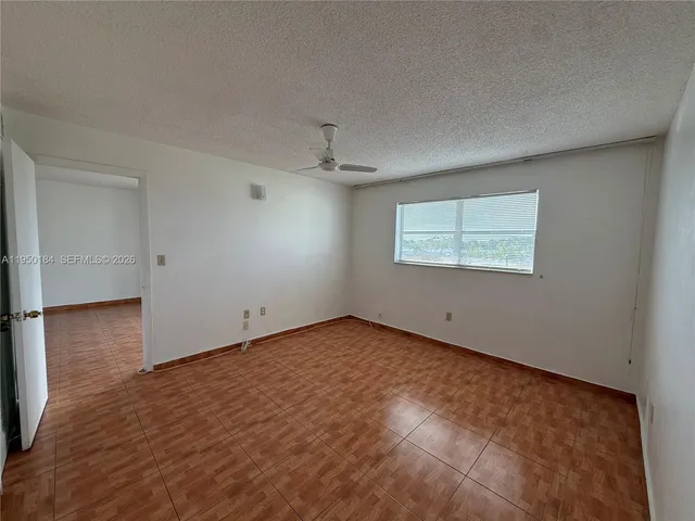 $1,850 | 8135 Sunrise Lakes Boulevard, Unit 302, Sunrise, FL 33322