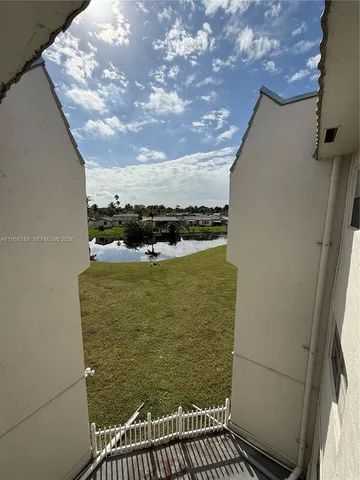 $1,850 | 8135 Sunrise Lakes Boulevard, Unit 302, Sunrise, FL 33322