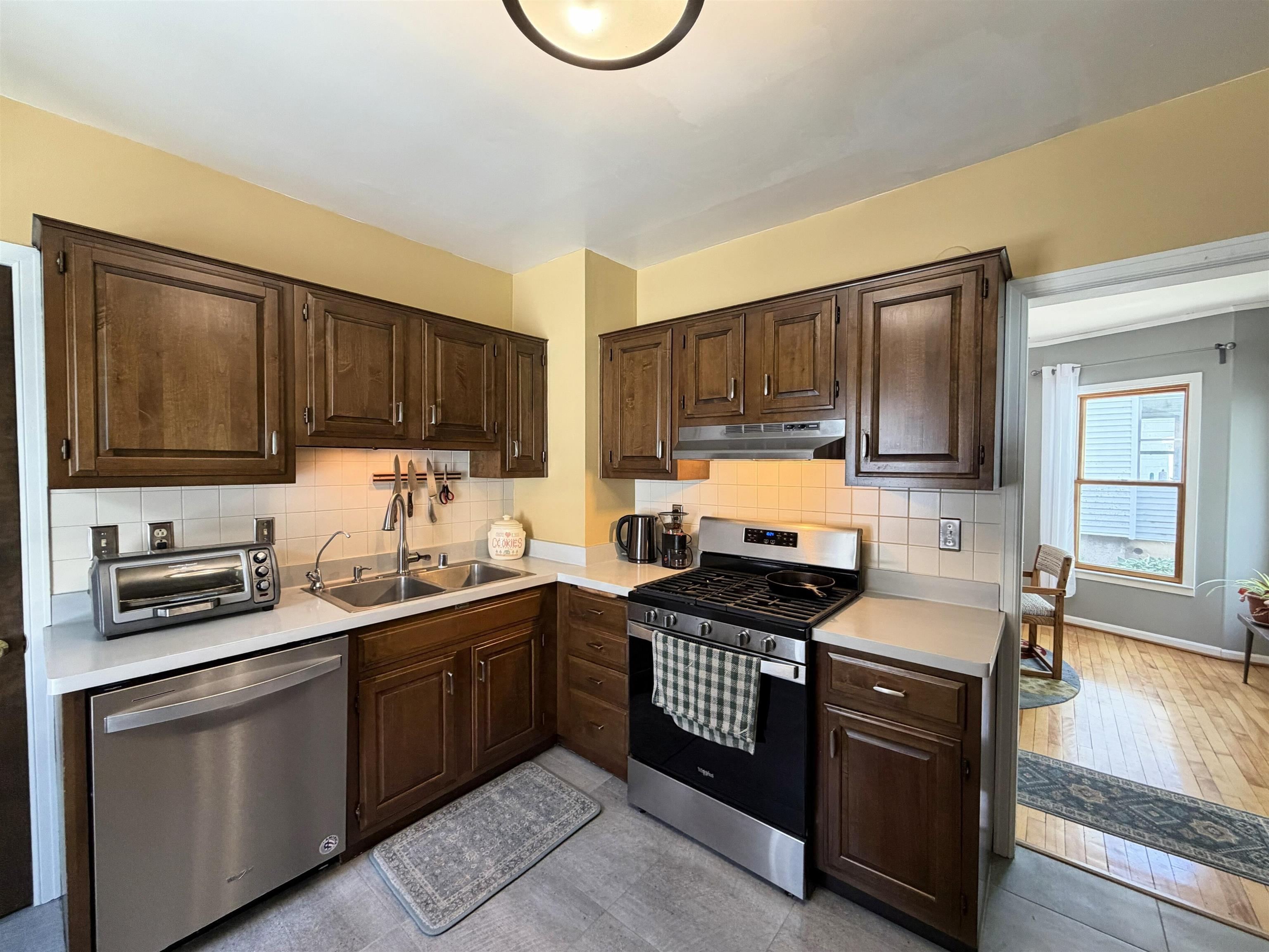 182 Ryan Street Madison, WI 53704 - Photo 13 of 32