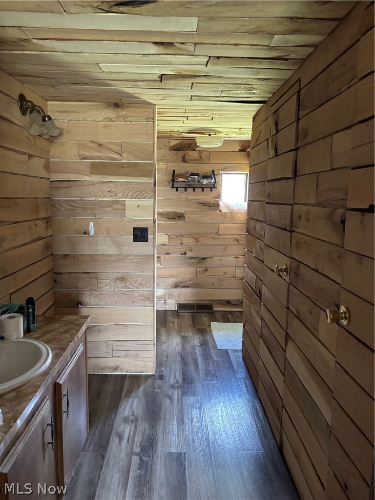 717 Bandy Road Deerfield, OH 44411 - Photo 27 of 31 Owner's Bath