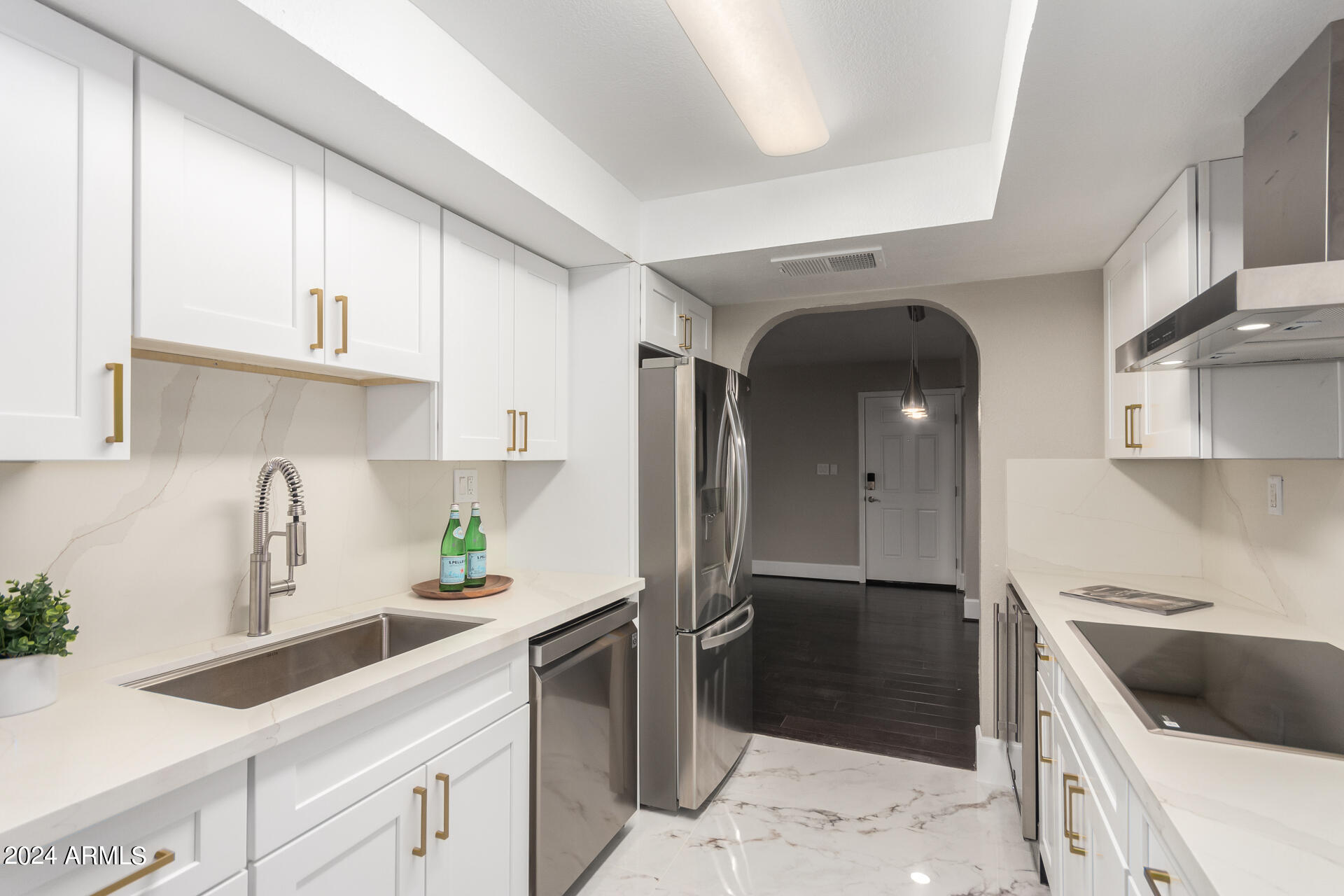 3825 East Camelback Road, Unit 157 Phoenix, AZ 85018 - Photo 12 of 22 15 - Camelback